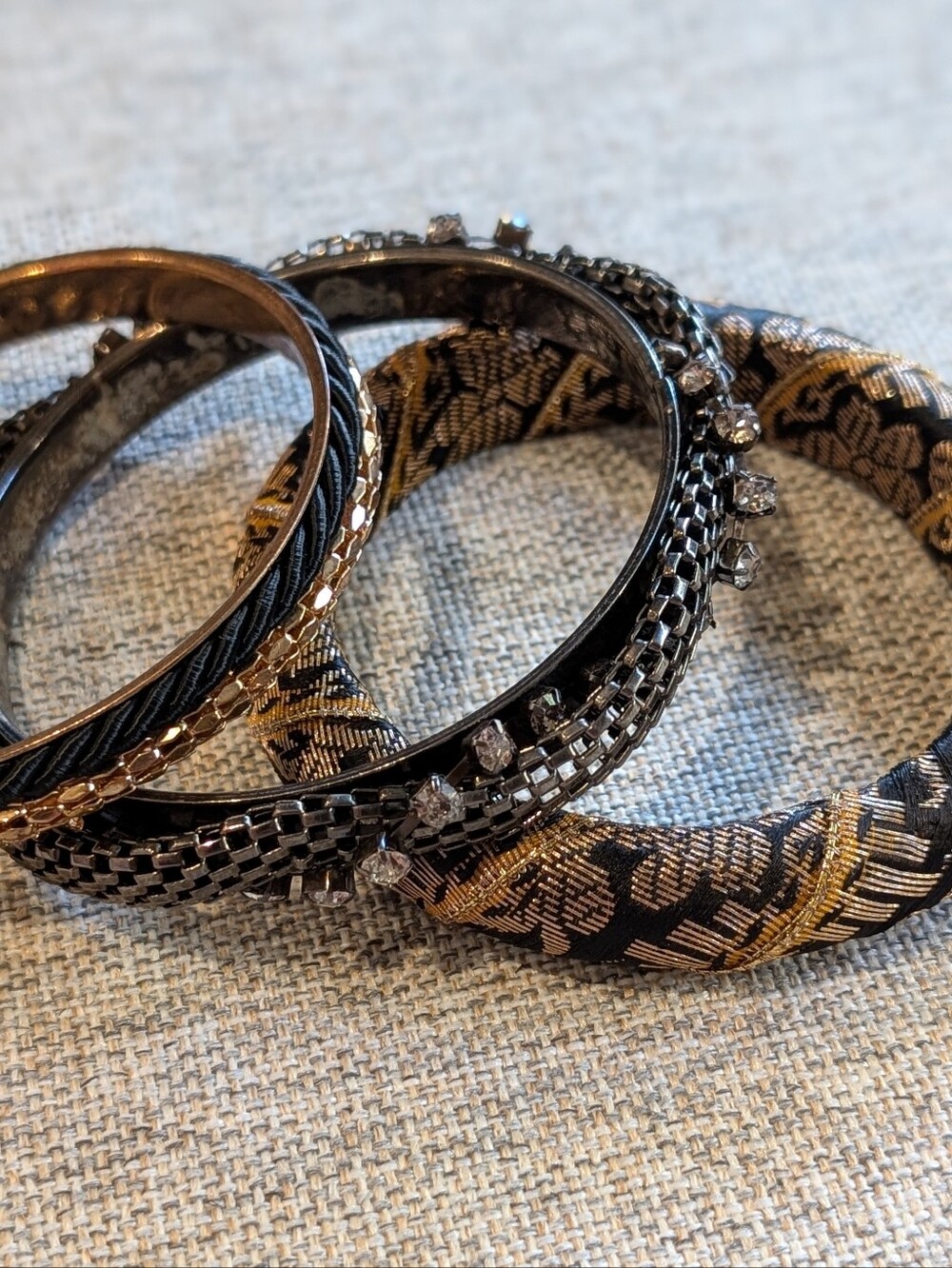 Fall 26' Art Deco Inspired Gold and Black Textured Bangle Bracelet Set - Vintage